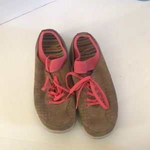 Dansko sneakers shoes women’s size 38 Europe 7 1/2 -8 us